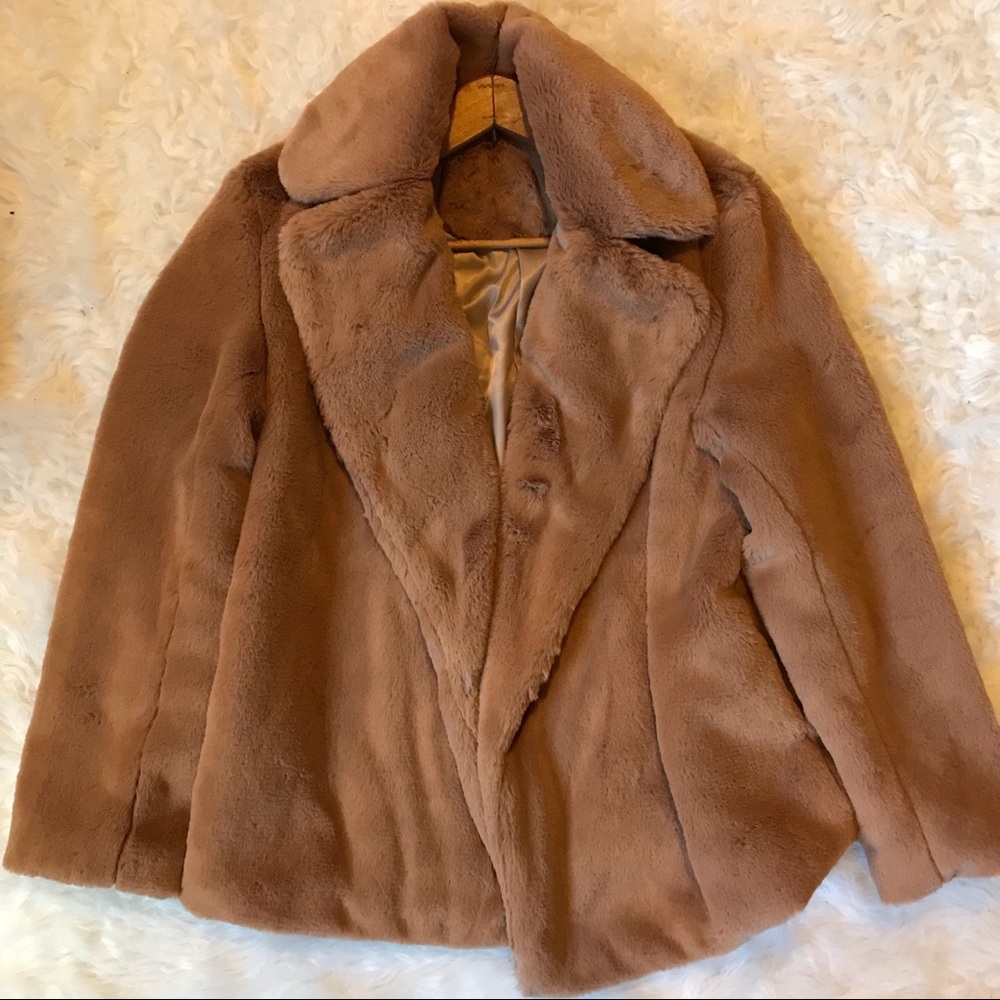 LAST 1! “GENEVA” Notched Lapel Soft Fur Coat - Picture 2 of 3